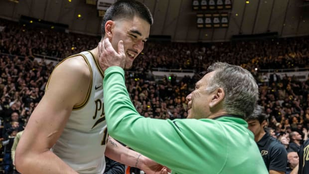 Zach-Edey-Tom-Izzo